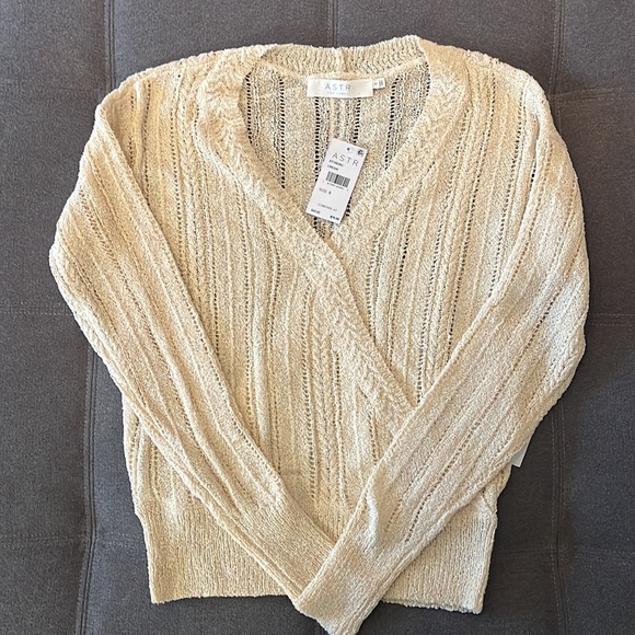 NWT ASTR Cream Wrap Front Sweater (S) - Picture 3 of 6